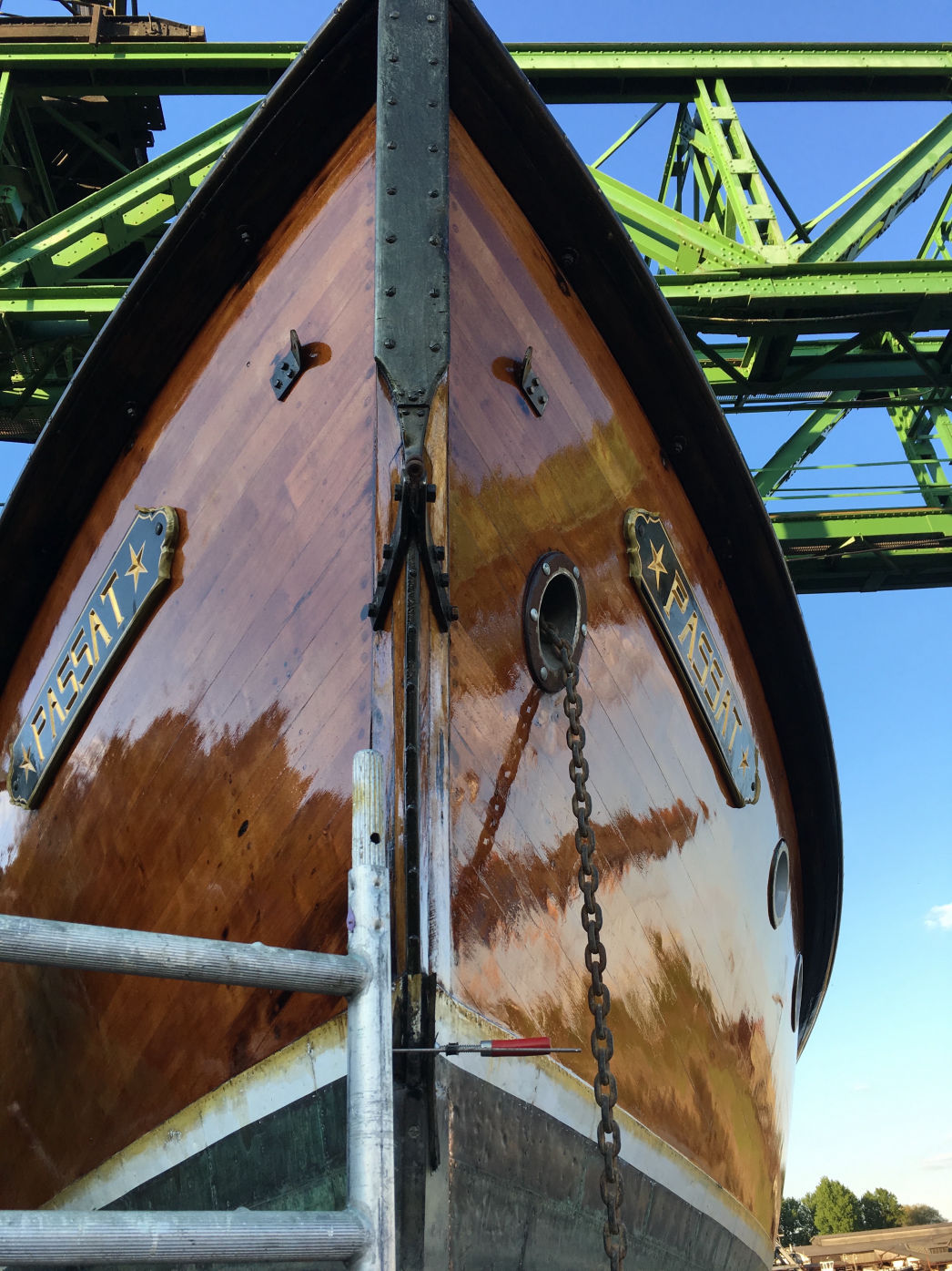 PASSAT I - Rumpf, Bug, mit Lacköl