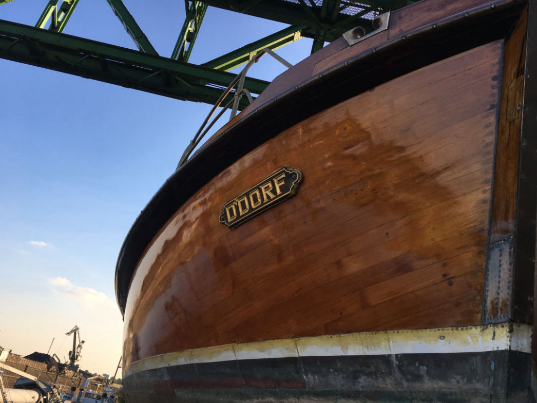 PASSAT I - Rumpf, Heck, mit Lacköl