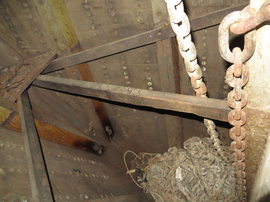 PASSAT I - Kettenkasten für Anker