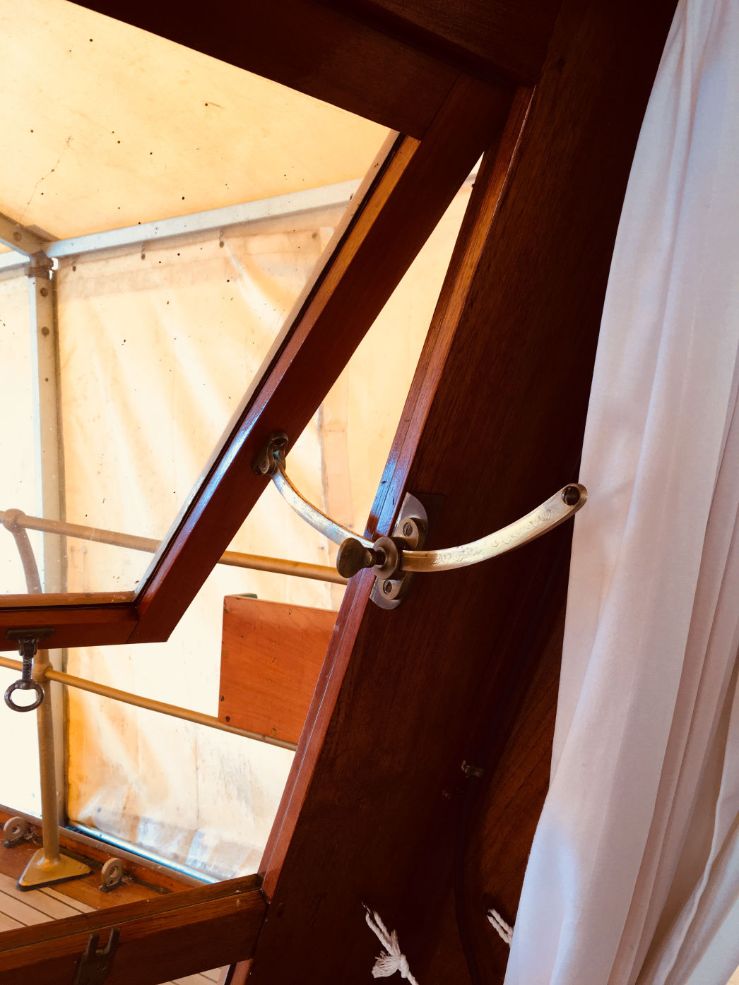 PASSAT I - Salon, Stb. Messing Beschläge zum feststellen