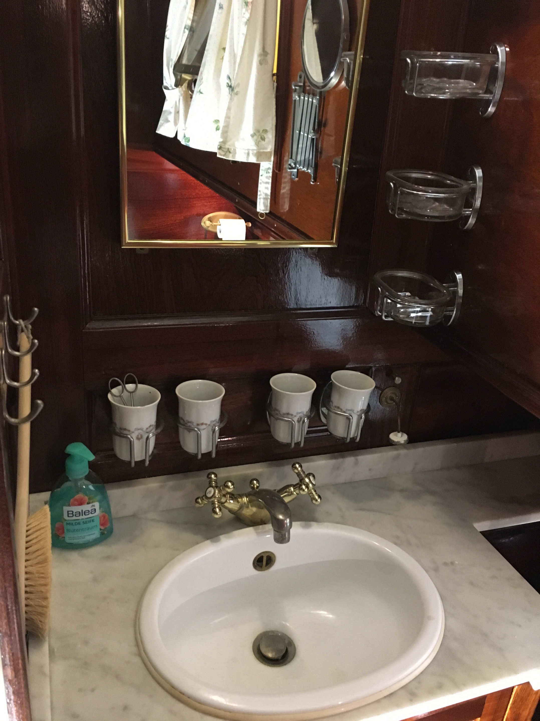 PASSAT I - Waschtisch