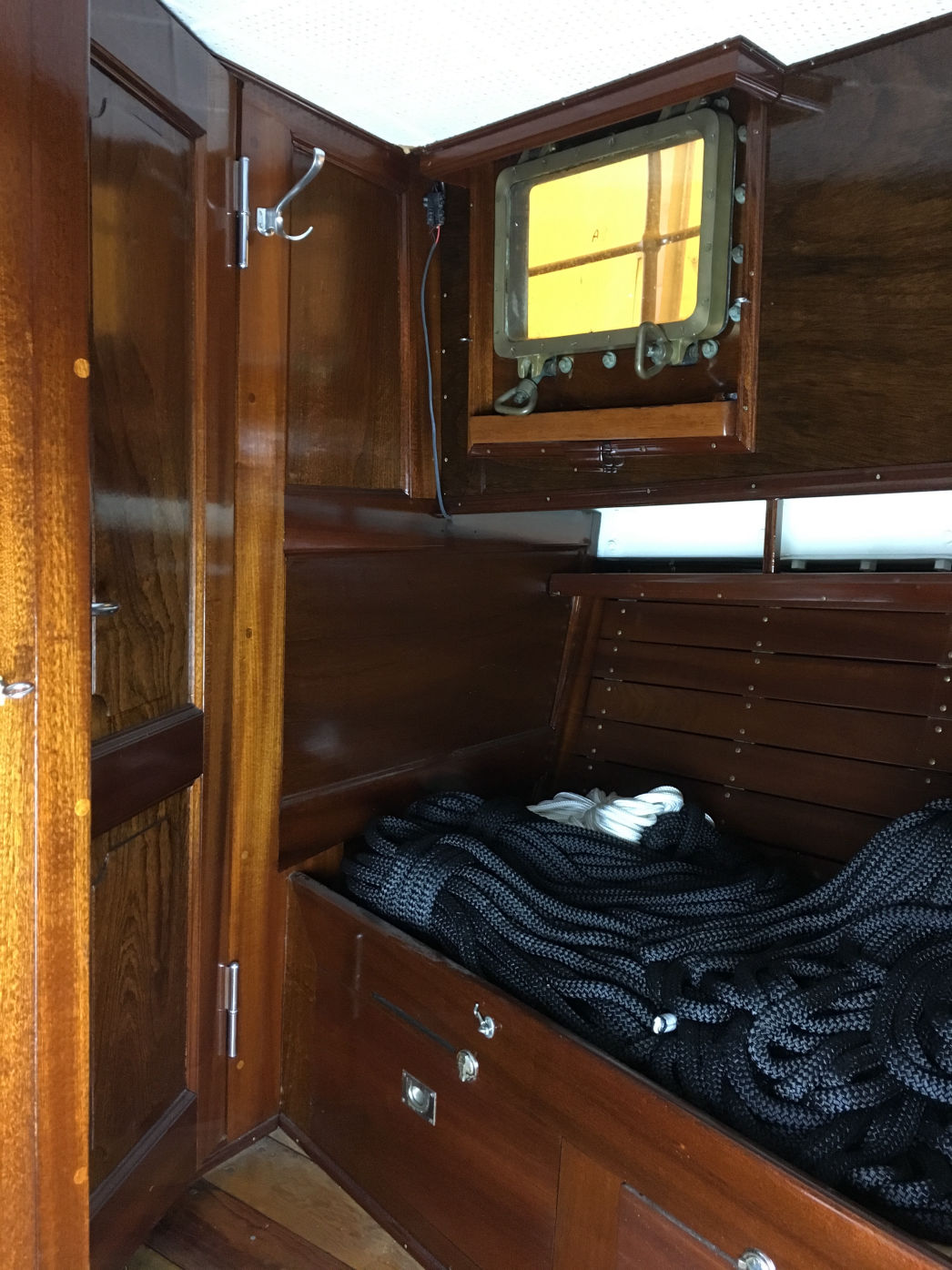 PASSAT I - Achterkabine Stb. Blickrichtung nach vorne zur Türe