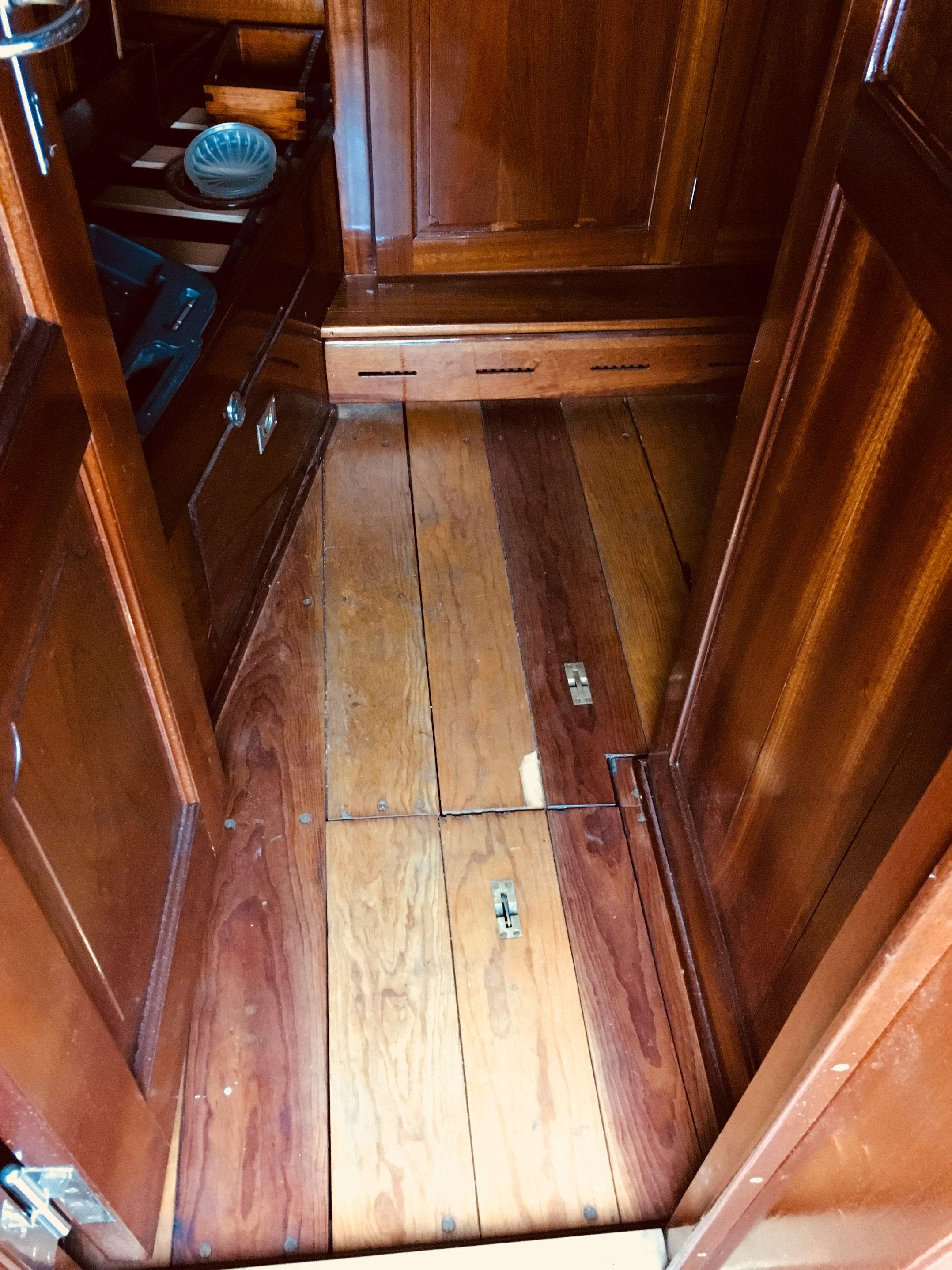 PASSAT I - Achterkabine Stb., Zugang zur Bilge