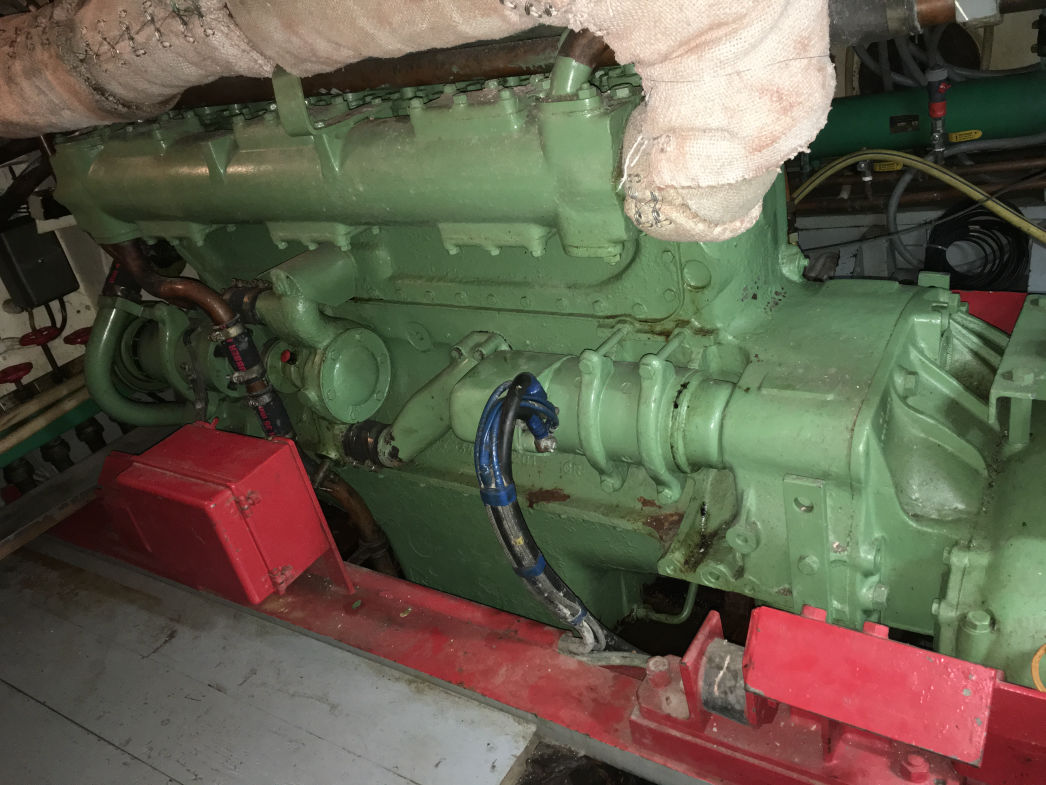 PASSAT I - Maschinenraum, Sicht von Bb. achtern auf den Motor