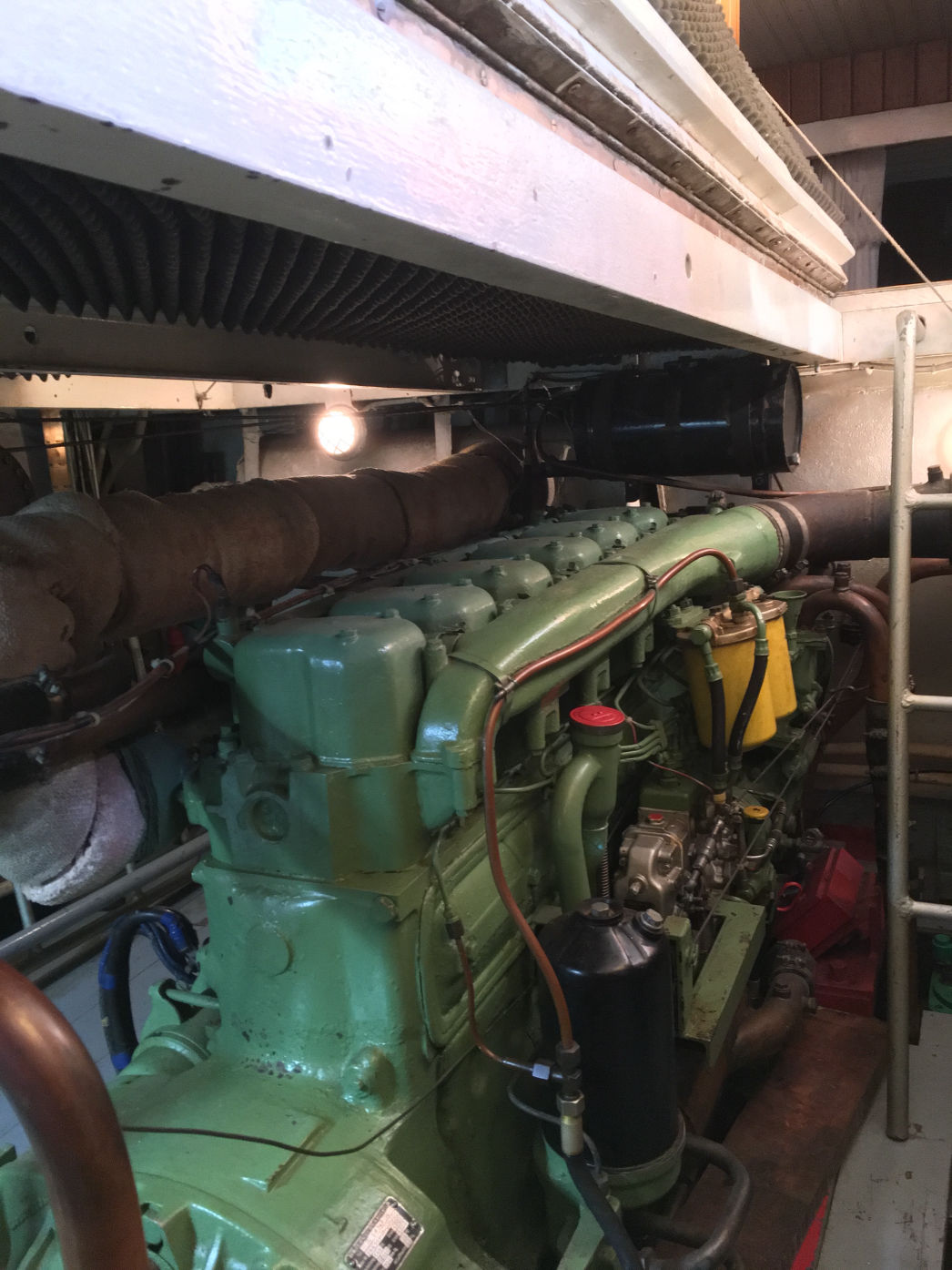 PASSAT I - Maschinenraum, Stb. Sicht von achtern auf Motor