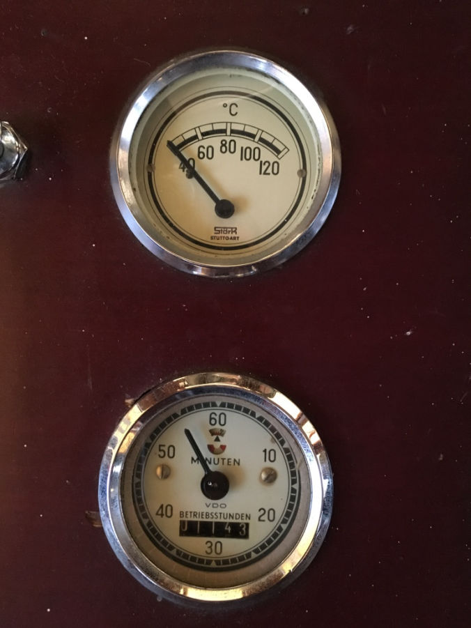 PASSAT I - Temperatur und Betriebsstundenzähler