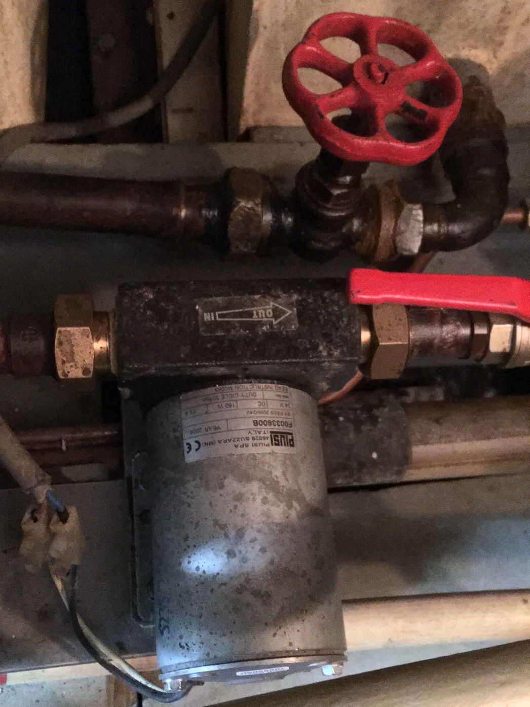 PASSAT I - Maschinenraum, elektrische Pumpe zur Füllung des Tagestanks